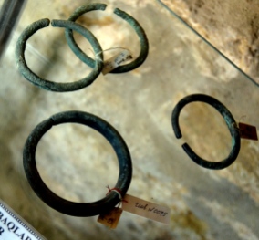 Brazaletes de bronce de los siglos X-VIII antes de Cristo